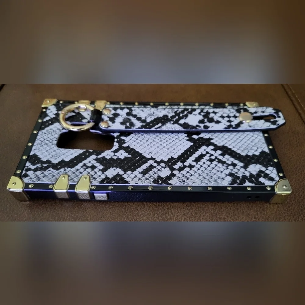 S9+ Snakeskin Heavy Duty Protection Cell Case with Hand Holder. Very Nice NWOT - Picture 3 of 3